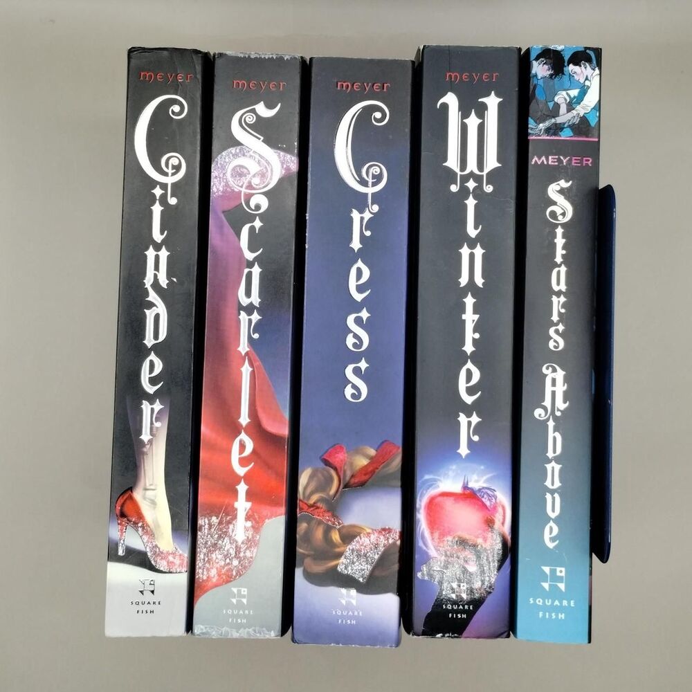 The Full Lunar Chronicles Series by Marissa Meyer